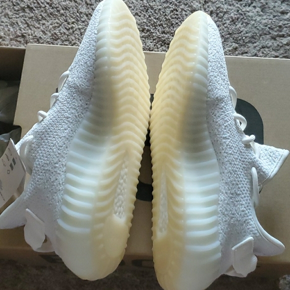 Yeezy Boost 350V2 - Picture 5 of 7